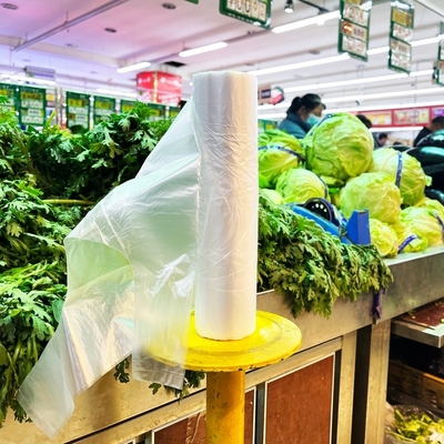 Sacs d'emballage alimentaire en plastique PE en surface en relief Sacs en rouleau pour le stockage et l'emballage des aliments