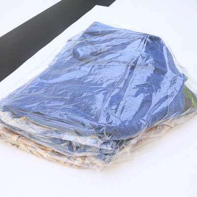 Sacs d'emballage en plastique pour vêtements imperméables à l'eau et à la poussière pour le stockage de costumes et de robes OEM