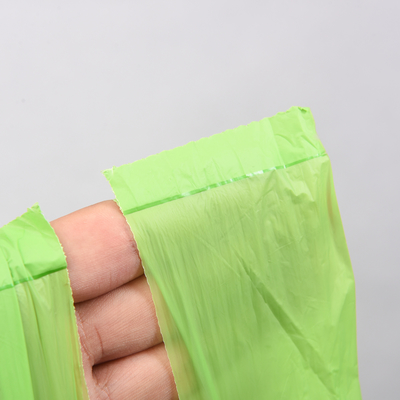 Des sacs à main de taille personnalisée en beige fabriqués avec des matériaux écologiques