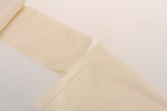 Des sacs à main de taille personnalisée en beige fabriqués avec des matériaux écologiques