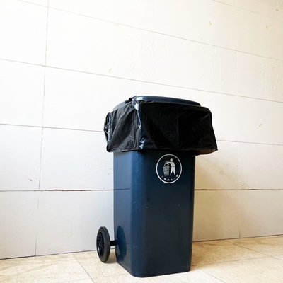 Taille personnalisée plié individuellement HDPE plastique nettoyage entrepreneur sac à ordures d'emballage