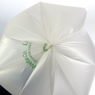 Sacs de T-shirts biodégradables sur rouleau fabriqués à partir de matériaux PBAT pour des emballages écologiques