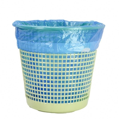 Sacs à ordures en plastique à corde de traction épais et colorés sur rouleau pour une gestion propre des déchets